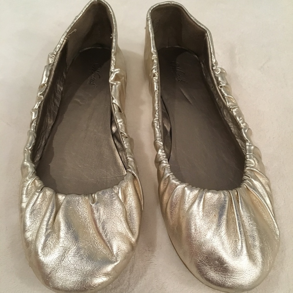 Cute gold flats. Barely worn.